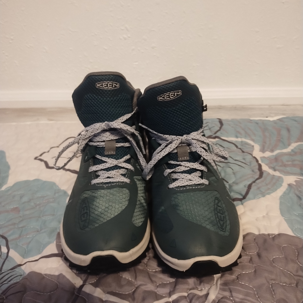 Keen Woman'Hiking  Zionic Mid Height Waterproof All Terrain 1028041 Dark Forest
